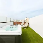 Apartamento Luxury Penthouse With Jacuzzi La Strada