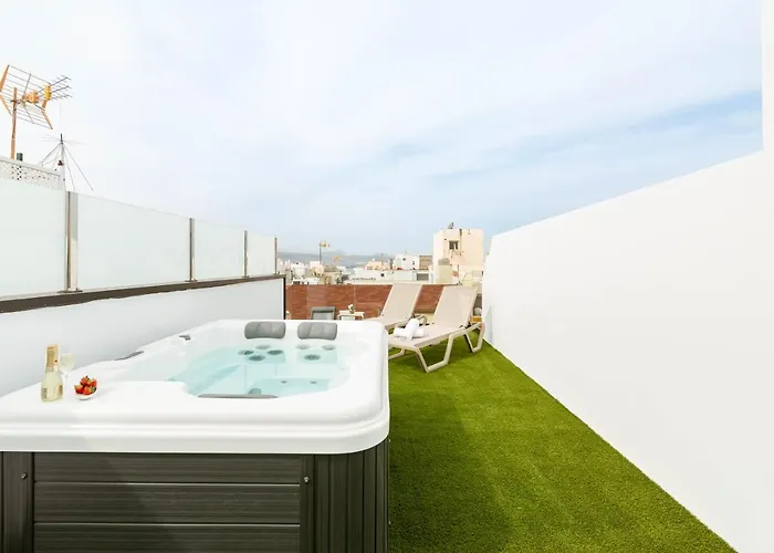 Lägenhet Luxury Penthouse With Jacuzzi La Strada